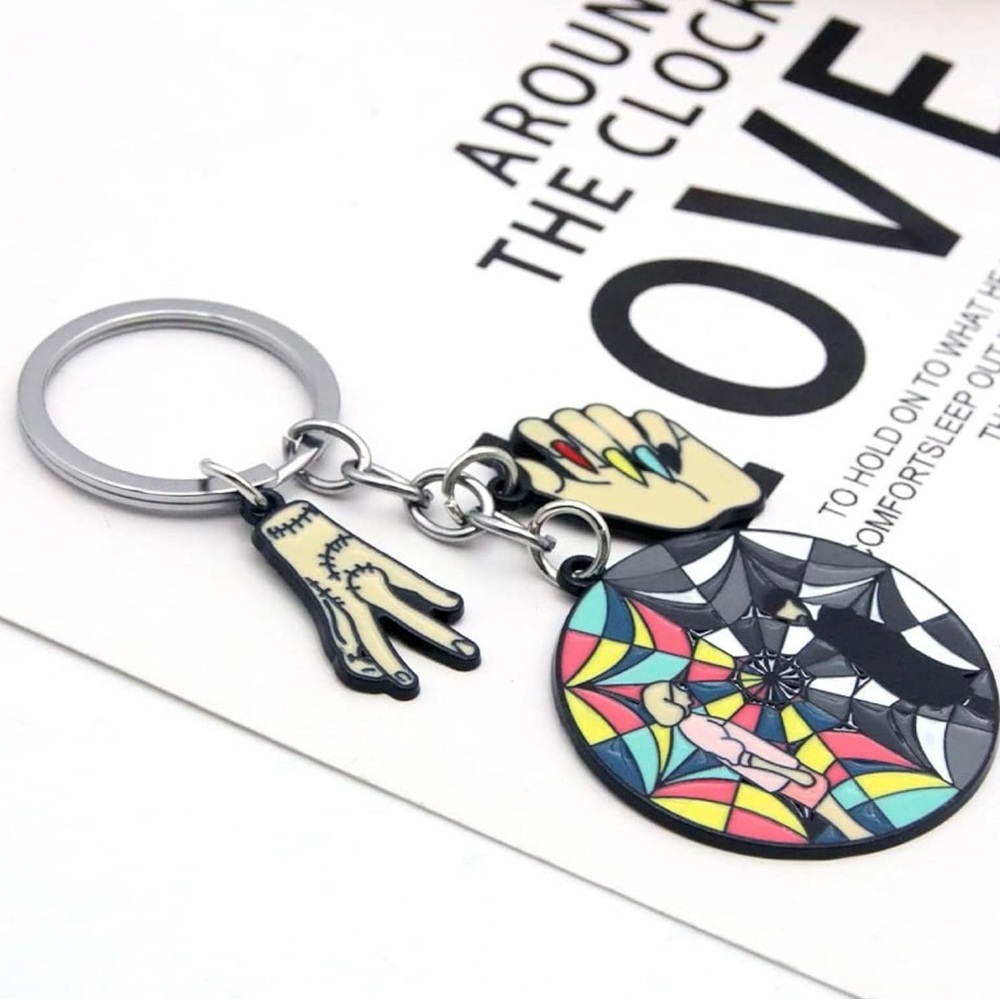 🌴 ⏰ Wednesday Addams Keychain - Picture 5 of 6